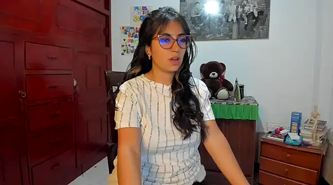 Snapshot of Isabellaa22_1 chatting on 01-08-25, 02:35 Isabellaa22 1 online show from 01-08-25, 02:35