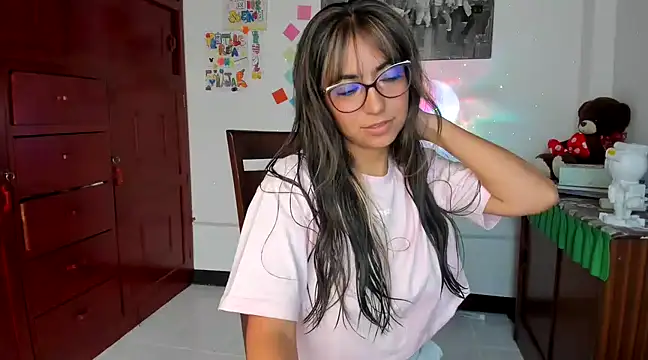 Snapshot of Isabellaa22_1 chatting on 02-05-25, 04:03 Isabellaa22 1 online show from 02-05-25, 04:03