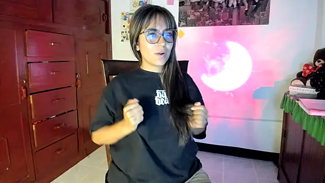 Snapshot of Isabellaa22_1 chatting on 02-10-25, 10:30 Isabellaa22 1 online show from 02-10-25, 10:30