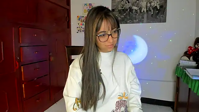 Snapshot of Isabellaa22_1 chatting on 02-11-25, 11:54 Isabellaa22 1 online show from 02-11-25, 11:54