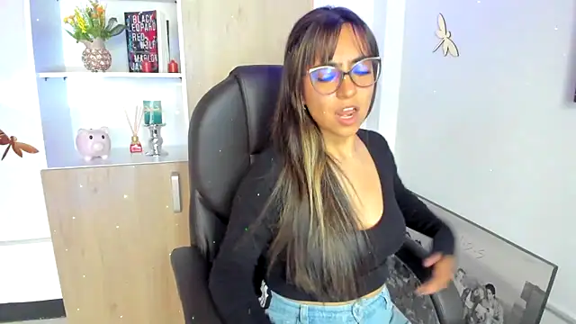 Snapshot of Isabellaa22_1 chatting on 02-17-25, 02:37 Isabellaa22 1 online show from 02-17-25, 02:37