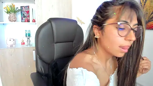 Snapshot of Isabellaa22_1 chatting on 02-18-25, 06:58 Isabellaa22 1 online show from 02-18-25, 06:58