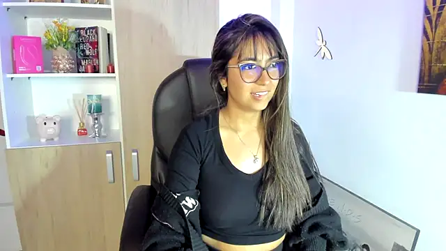 Snapshot of Isabellaa22_1 chatting on 02-21-25, 01:44 Isabellaa22 1 online show from 02-21-25, 01:44