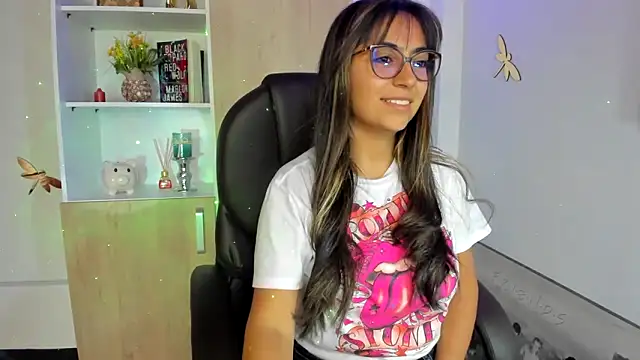 Snapshot of Isabellaa22_1 chatting on 02-24-25, 01:53 Isabellaa22 1 online show from 02-24-25, 01:53