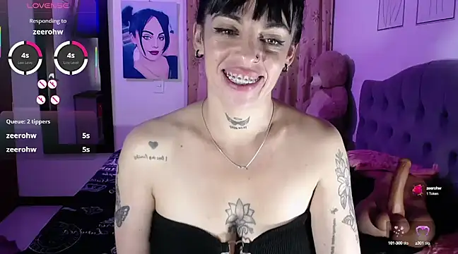Snapshot of violett_honney chatting on 03-13-25, 06:26 violett honney online show from 03-13-25, 06:26