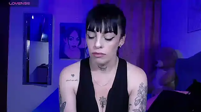 Snapshot of violett_honney chatting on 03-20-25, 03:13 violett honney online show from 03-20-25, 03:13