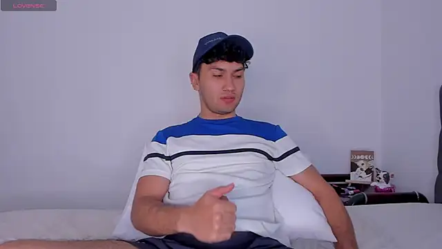 Snapshot of Valerio_James7 chatting on 01-14-25, 10:34 Valerio James7 online show from 01-14-25, 10:34