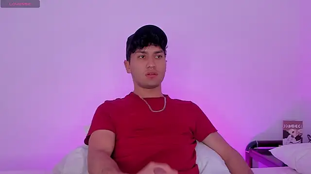 Snapshot of Valerio_James7 chatting on 01-20-25, 06:53 Valerio James7 online show from 01-20-25, 06:53