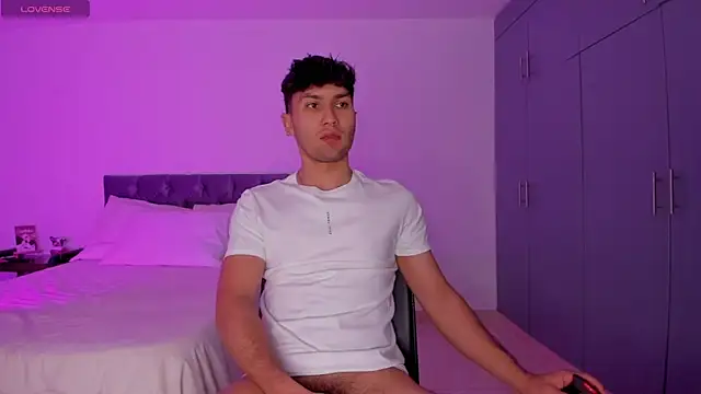 Snapshot of Valerio_James7 chatting on 02-03-25, 11:36 Valerio James7 online show from 02-03-25, 11:36