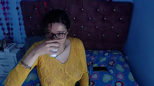 lunazulsj online show from 02-11-25, 01:20