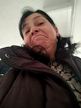 Natasha milf   online show from 10-27-25, 12:20