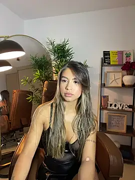 Snapshot of _laura_02 chatting on 03-19-25, 04:55  laura 02 online show from 03-19-25, 04:55