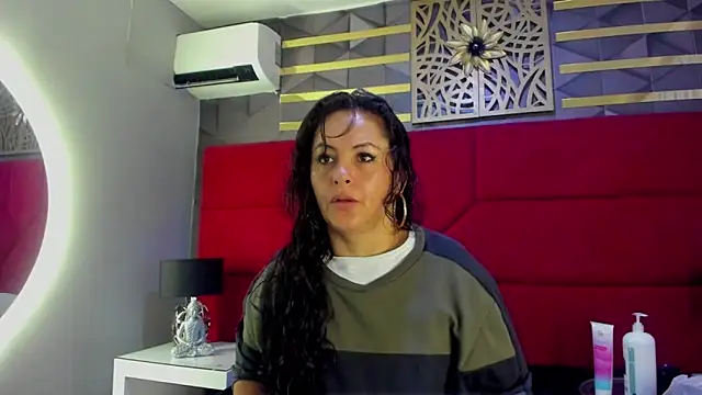 Snapshot of hanny_milf chatting on 03-15-25, 11:29 hanny milf online show from 03-15-25, 11:29