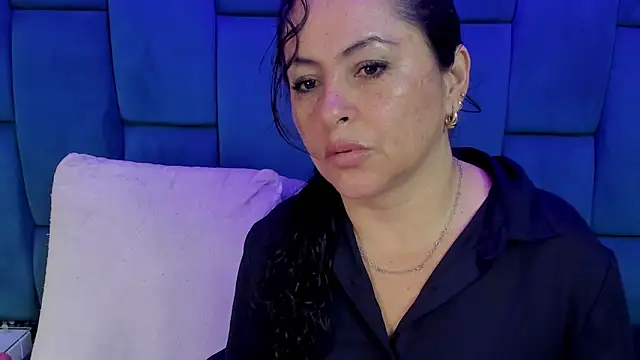 Snapshot of hanny_milf chatting on 10-29-25, 11:45 hanny milf online show from 10-29-25, 11:45