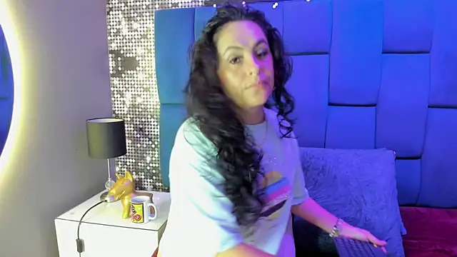 Snapshot of hanny_milf chatting on 11-16-25, 12:00 hanny milf online show from 11-16-25, 12:00