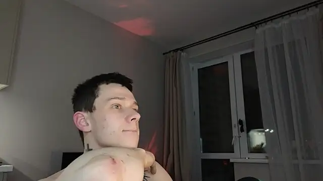 Snapshot of R1mmo__ chatting on 11-03-25, 04:08 R1mmo online show from 11-03-25, 04:08