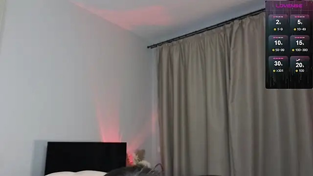 Snapshot of R1mmo__ chatting on 11-13-25, 12:37 R1mmo online show from 11-13-25, 12:37