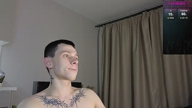 Snapshot of R1mmo__ chatting on 12-15-25, 05:50 R1mmo online show from 12-15-25, 05:50