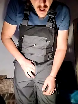 Snapshot of prcalek19 chatting on 10-13-25, 04:18 prcalek19 online show from 10-13-25, 04:18