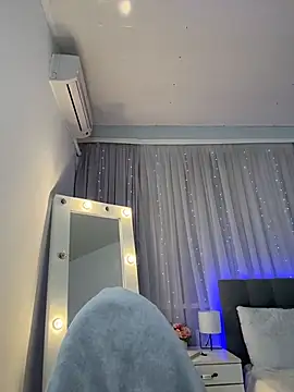 Milkissss online show from 11-23-25, 08:19