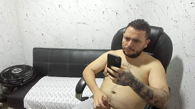 Snapshot of _ace_ventura chatting on 10-31-25, 02:56 ace ventura online show from 10-31-25, 02:56