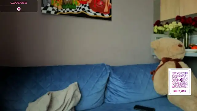 Snapshot of mollyyank chatting on 03-12-26, 11:27 mollyyank online show from 03-12-26, 11:27