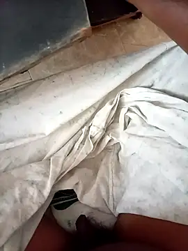 Snapshot of slchiku chatting on 11-12-25, 02:23 slchiku online show from 11-12-25, 02:23