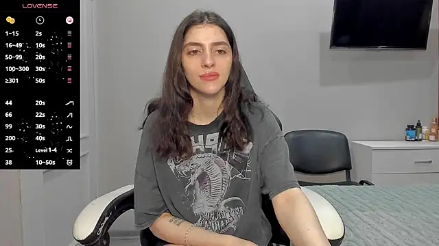 Snapshot of broosnica1 chatting on 10-13-25, 10:04 broosnica1 online show from 10-13-25, 10:04