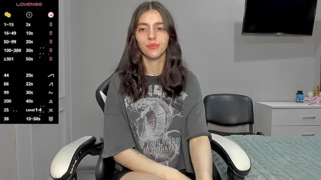 Snapshot of broosnica1 chatting on 10-28-25, 09:13 broosnica1 online show from 10-28-25, 09:13