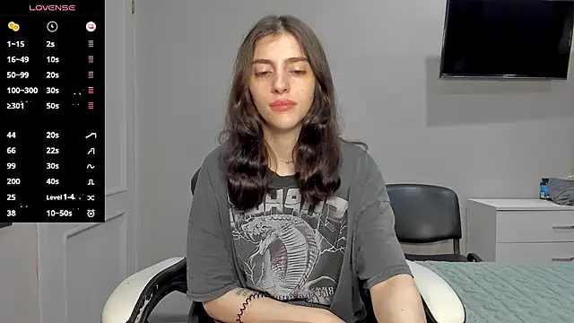 Snapshot of broosnica1 chatting on 10-29-25, 07:32 broosnica1 online show from 10-29-25, 07:32