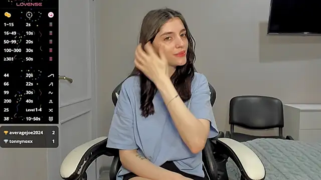 Snapshot of broosnica1 chatting on 11-14-25, 07:40 broosnica1 online show from 11-14-25, 07:40