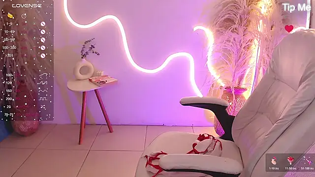 Snapshot of ViolettaHotLatin_ chatting on 03-01-26, 12:18 ViolettaHotLatin online show from 03-01-26, 12:18