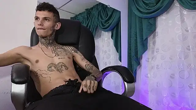 Stuart Boy  online show from 01-07-25, 07:52