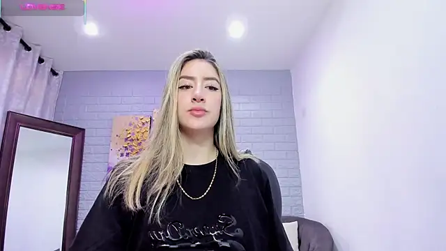  AlejaCruz  online show from 01-11-26, 05:51