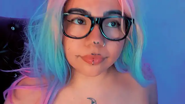 Snapshot of Samanta_cutee chatting on 02-07-25, 10:41 Samanta cutee online show from 02-07-25, 10:41