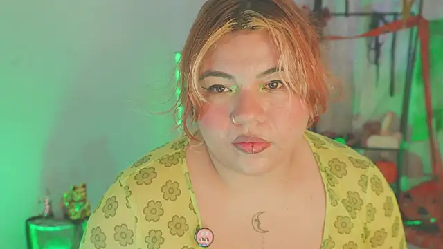 Snapshot of Samanta_cutee chatting on 11-11-25, 01:44 Samanta cutee online show from 11-11-25, 01:44