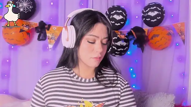 Snapshot of _niiky chatting on 10-21-25, 12:17 niiky online show from 10-21-25, 12:17