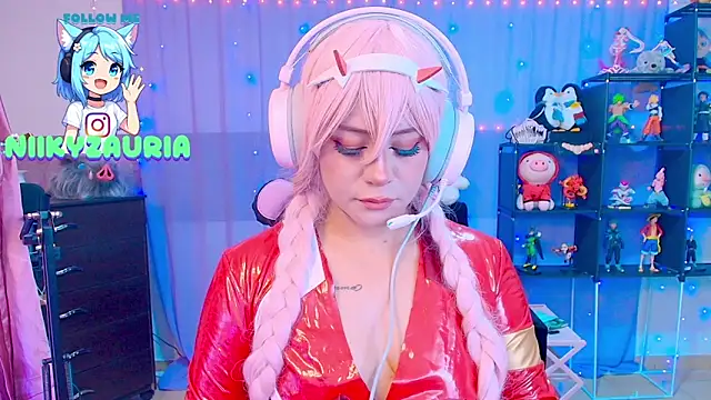 Snapshot of _niiky chatting on 11-10-25, 10:47 niiky online show from 11-10-25, 10:47