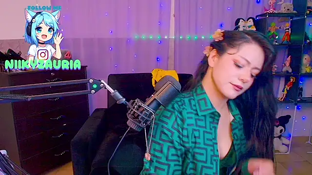 Snapshot of _niiky chatting on 12-01-25, 04:12 niiky online show from 12-01-25, 04:12