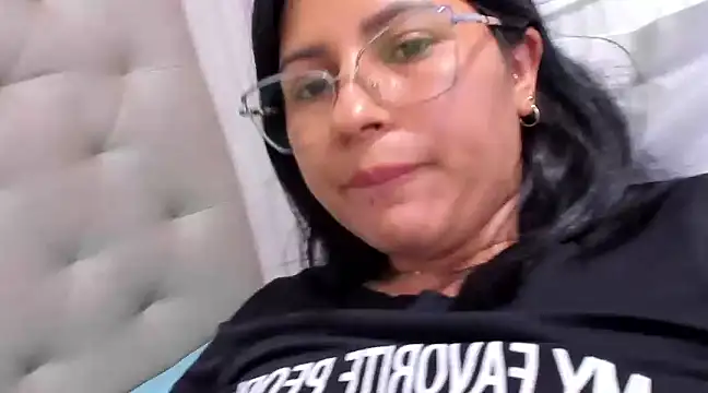 Snapshot of Latin_Rachell3 chatting on 01-29-25, 01:05 Latin Rachell3 online show from 01-29-25, 01:05