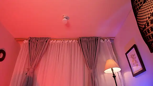 Snapshot of Violetta_Nur chatting on 10-10-25, 12:42 Violetta Nur online show from 10-10-25, 12:42