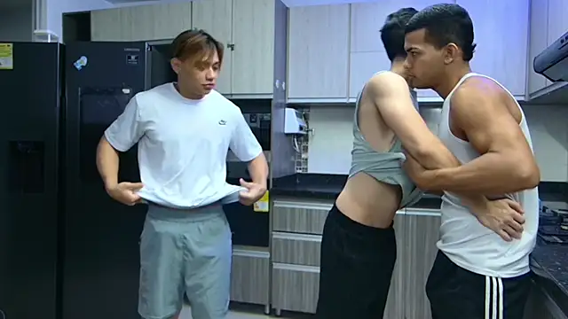 Snapshot of Boysgang_sex chatting on 01-30-25, 11:44 Boysgang sex online show from 01-30-25, 11:44