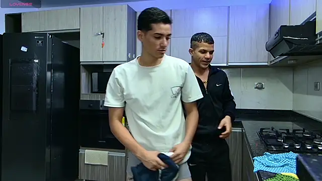 Snapshot of Boysgang_sex chatting on 02-27-25, 11:31 Boysgang sex online show from 02-27-25, 11:31