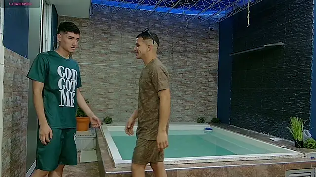 Snapshot of Boysgang_sex chatting on 03-19-25, 11:28 Boysgang sex online show from 03-19-25, 11:28