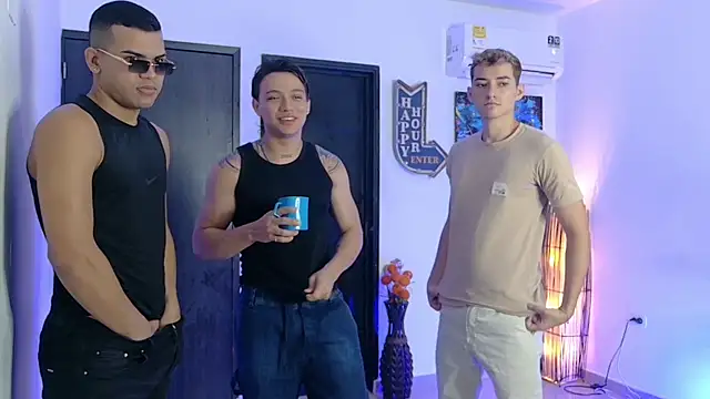 Snapshot of Boysgang_sex chatting on 11-22-25, 11:42 Boysgang sex online show from 11-22-25, 11:42