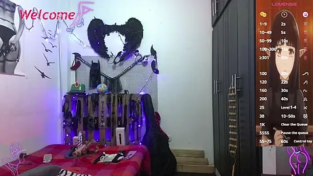  Hanna white  online show from 11-08-25, 03:29