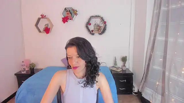 Snapshot of Paloma_victory chatting on 12-15-24, 04:37 Paloma victory online show from 12-15-24, 04:37