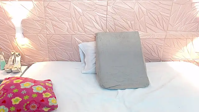 Snapshot of Amarantha_love69 chatting on 02-21-25, 01:22 Amarantha love69 online show from 02-21-25, 01:22