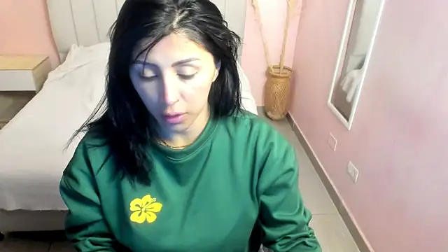 tiffani  love online show from 01-15-25, 01:31