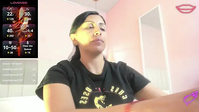 tiffani  love online show from 01-30-25, 12:48
